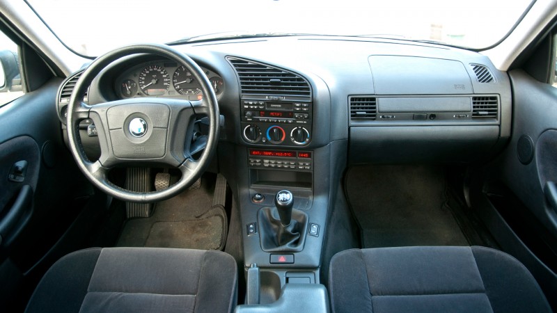 1206teszt/bmw328i/e36_f30_328i_c (5)_medium.jpg